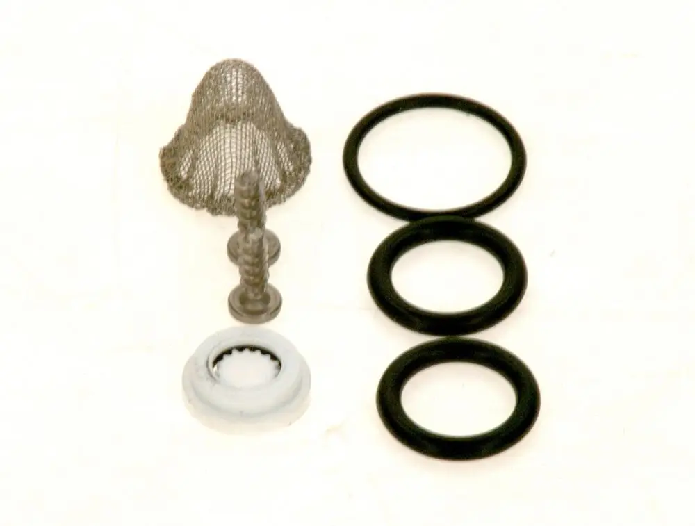 Bosch Durchflussbegrenzereinsatz, bestehend aus einem Metallgitter, einer Schraube, drei schwarzen O-Ringen und einem weißen Dichtungsring auf hellem Hintergrund.